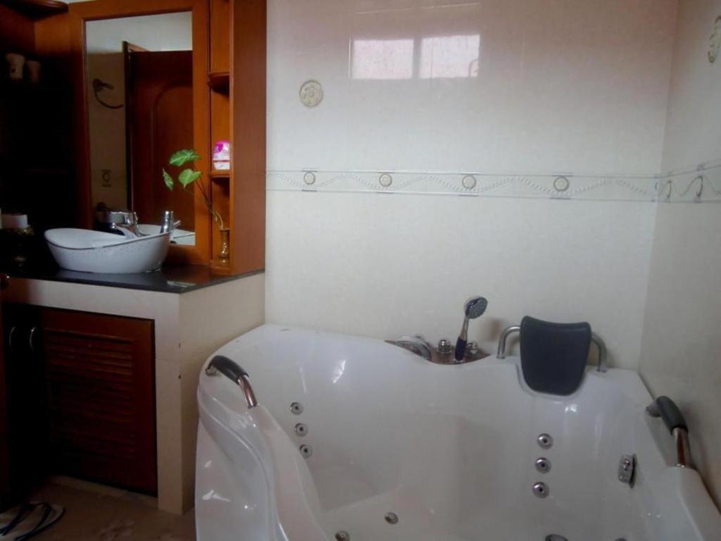 Ngamta Hotel Mae Hong Son Esterno foto